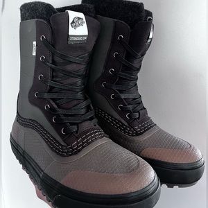 Vans standard zip winter boots size 10